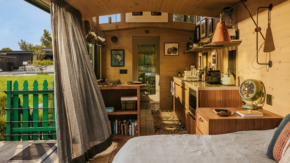 duchovny caboose guest home